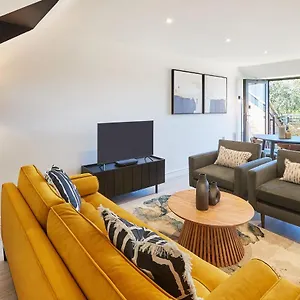 Host & - St Johns Mews Apartment York
