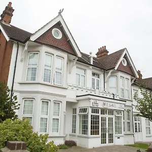 Horizon - Close To Beach, Train Station & Airport Apartment Southend-on-Sea